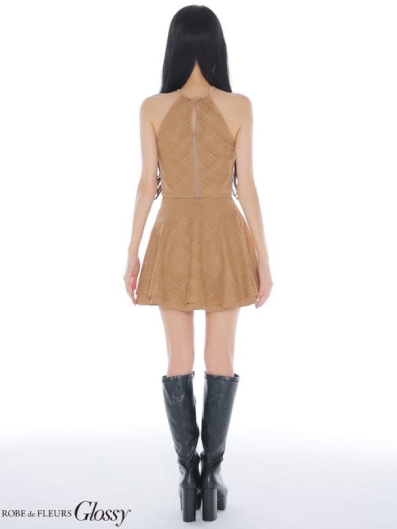 ROBE de FLEURSベージュ ハイネックドレス