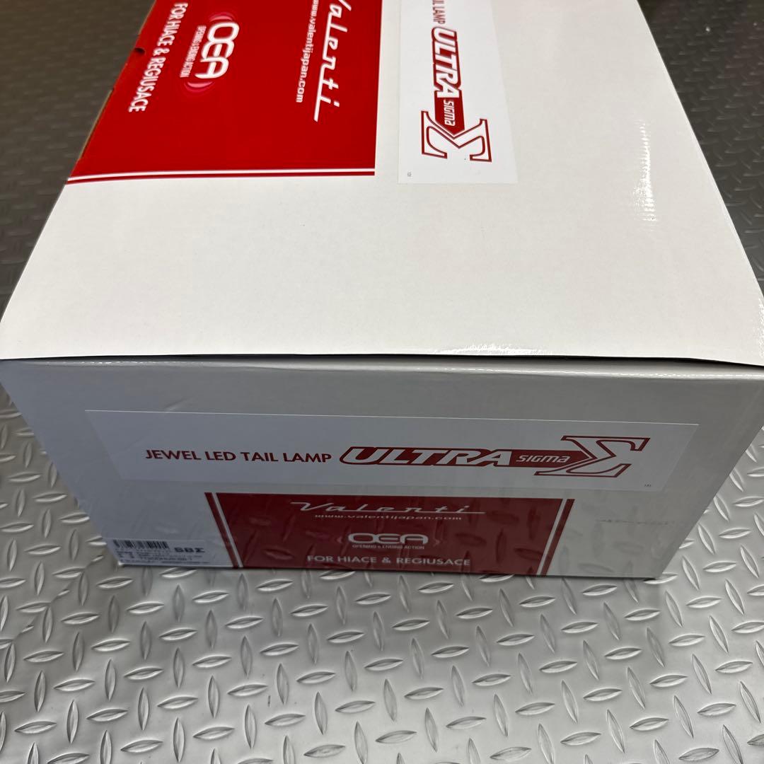 【美品】ハイエース JEWEL LEDテールランプ TT200HUS-RC-1