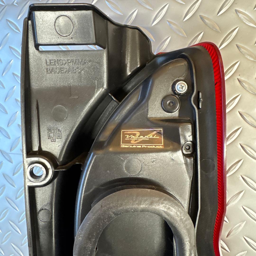 【美品】ハイエース JEWEL LEDテールランプ TT200HUS-RC-1