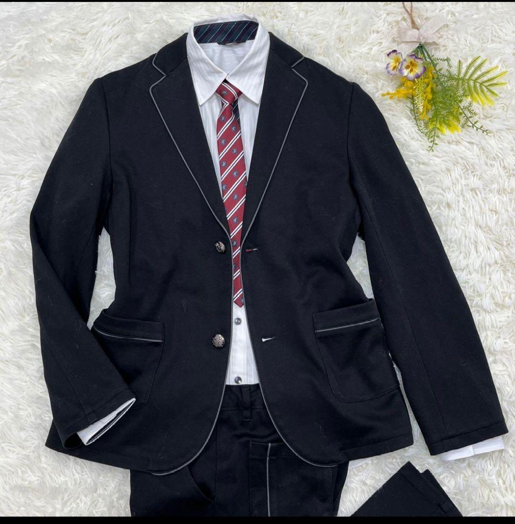 【こっぺぱん 黒スーツ・赤ネクタイ付き