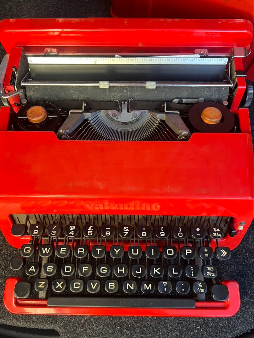 Olivetti Valentine オリベッティ バレンタイン タイプライター