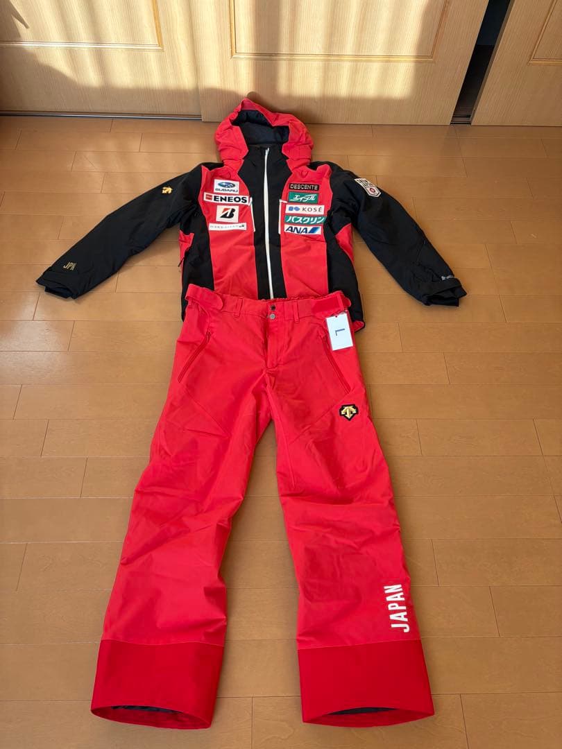 スキーウェア 赤/黒 フード付き