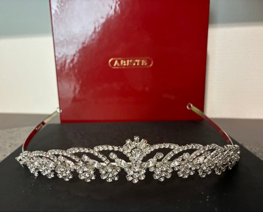 ABISTE ティアラ　ワタベウェディング