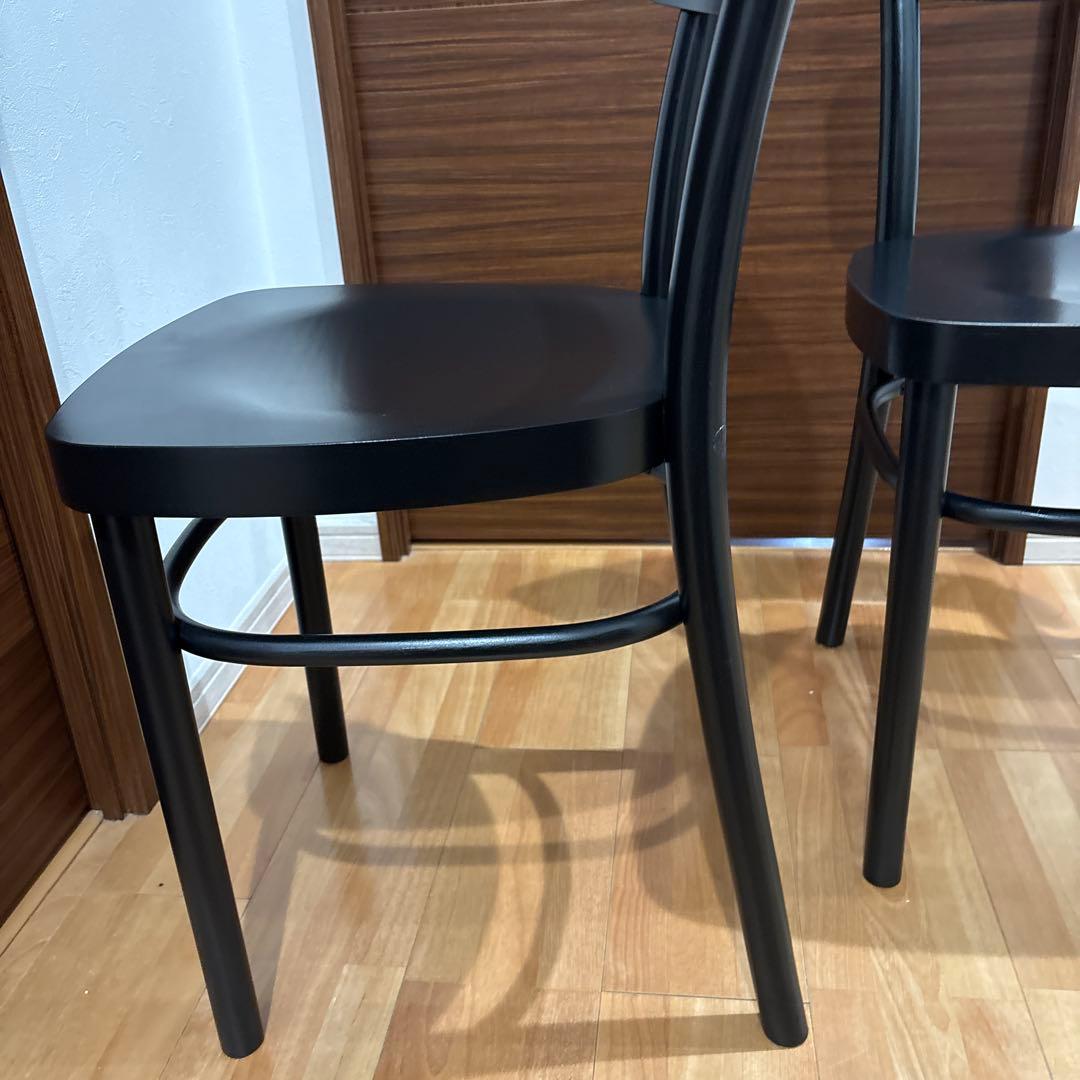 IKEA黒の木製ダイニングチェア2脚セット
