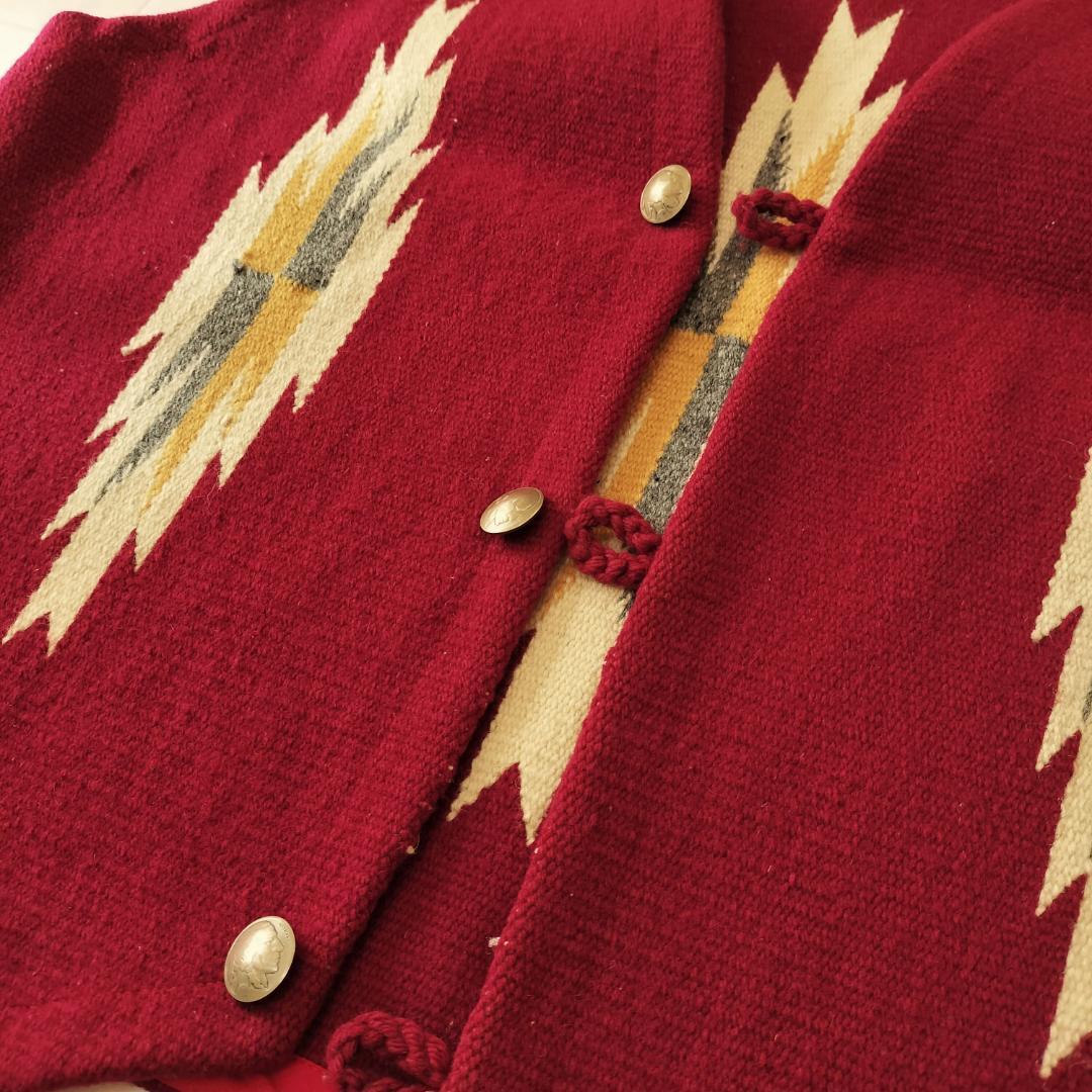 センチネラ 人気カラーレッド 42 XL ポインテッドチマヨベスト コンチョ