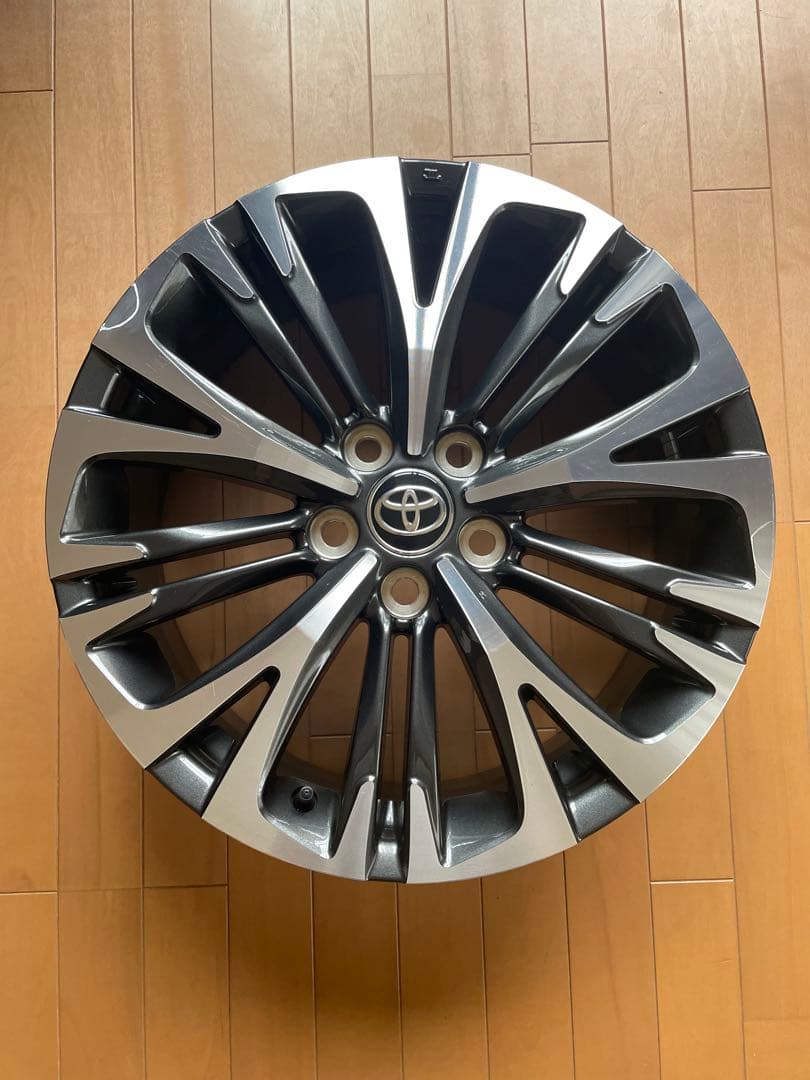 トヨタ ヤリスクロス　純正18インチ ホイール1本