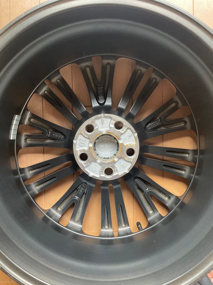 トヨタ ヤリスクロス　純正18インチ ホイール1本