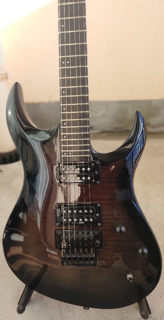 ち*た様 Washburn エレキギター ケース、アーム付き