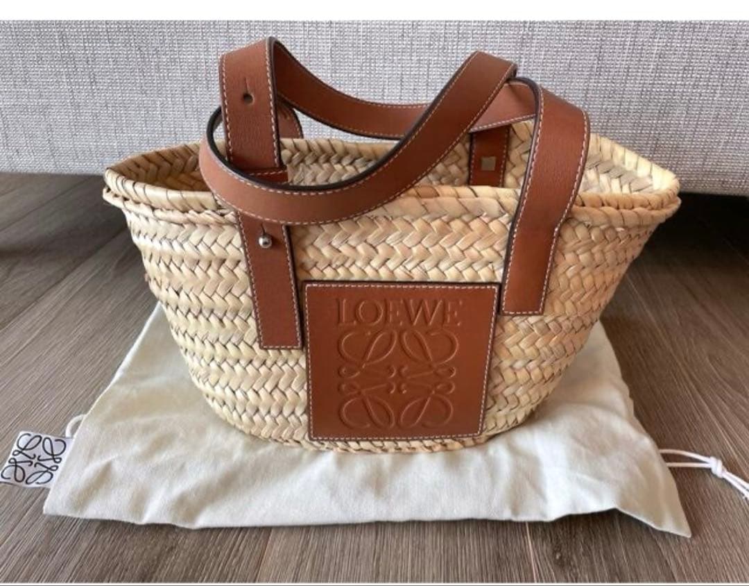ロエベ　ロゴ入りストローバッグ　スモールサイズ