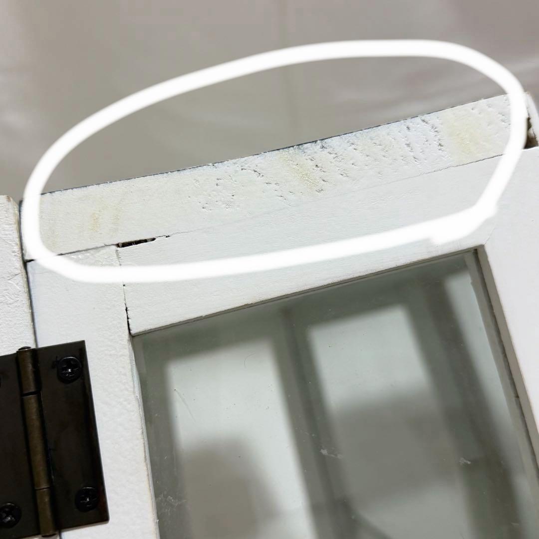 ガラスキャビネット アンティーク調 背面ミラー