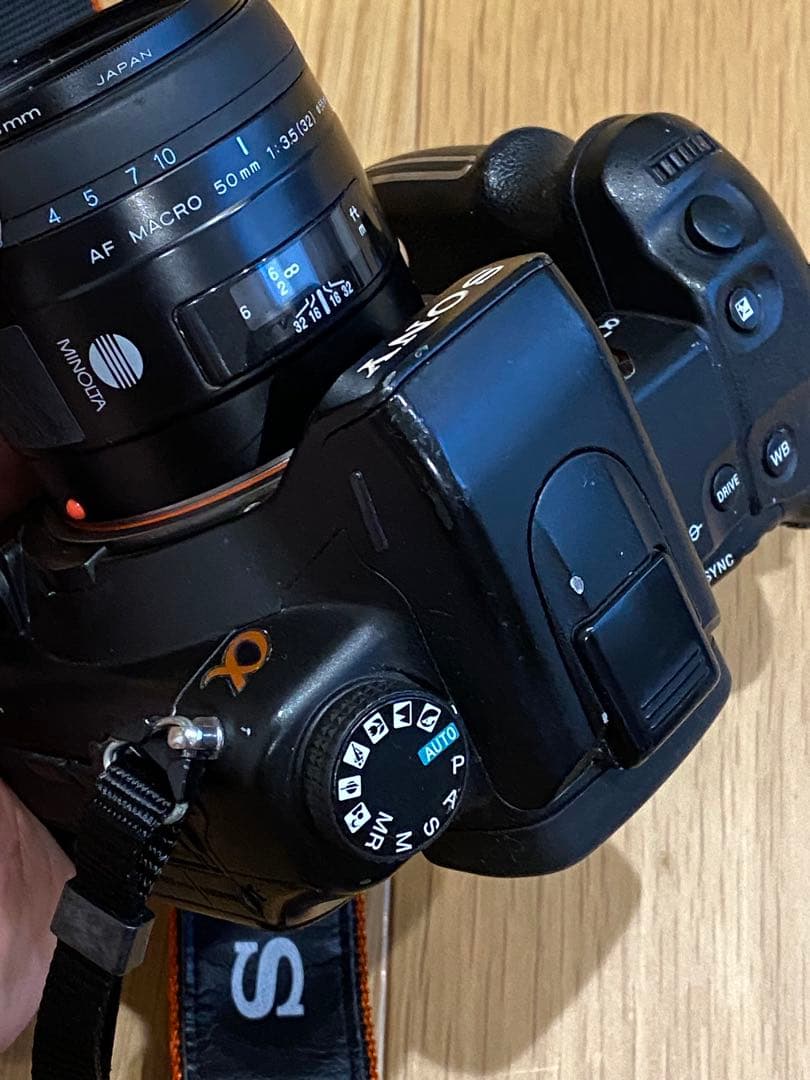 SONY α700 デジタル一眼　動作品　50ミリ単焦点マクロ、望遠レンズ付き