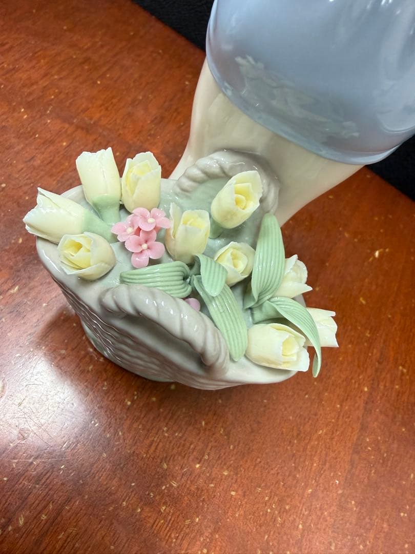 リヤドロ フィギュリン スカートに花いっぱい 展示保管品