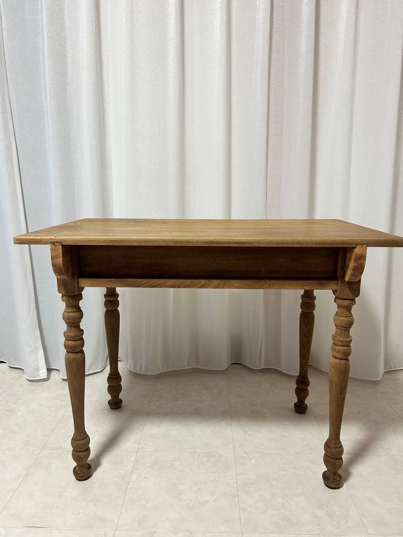 ろくろ脚　テーブル