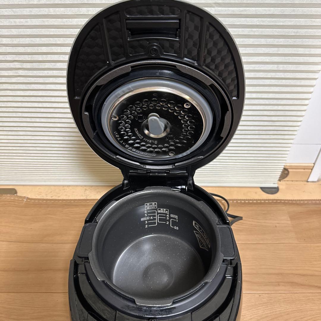 CUCHEN Premium 圧力炊飯器 黒/シルバー