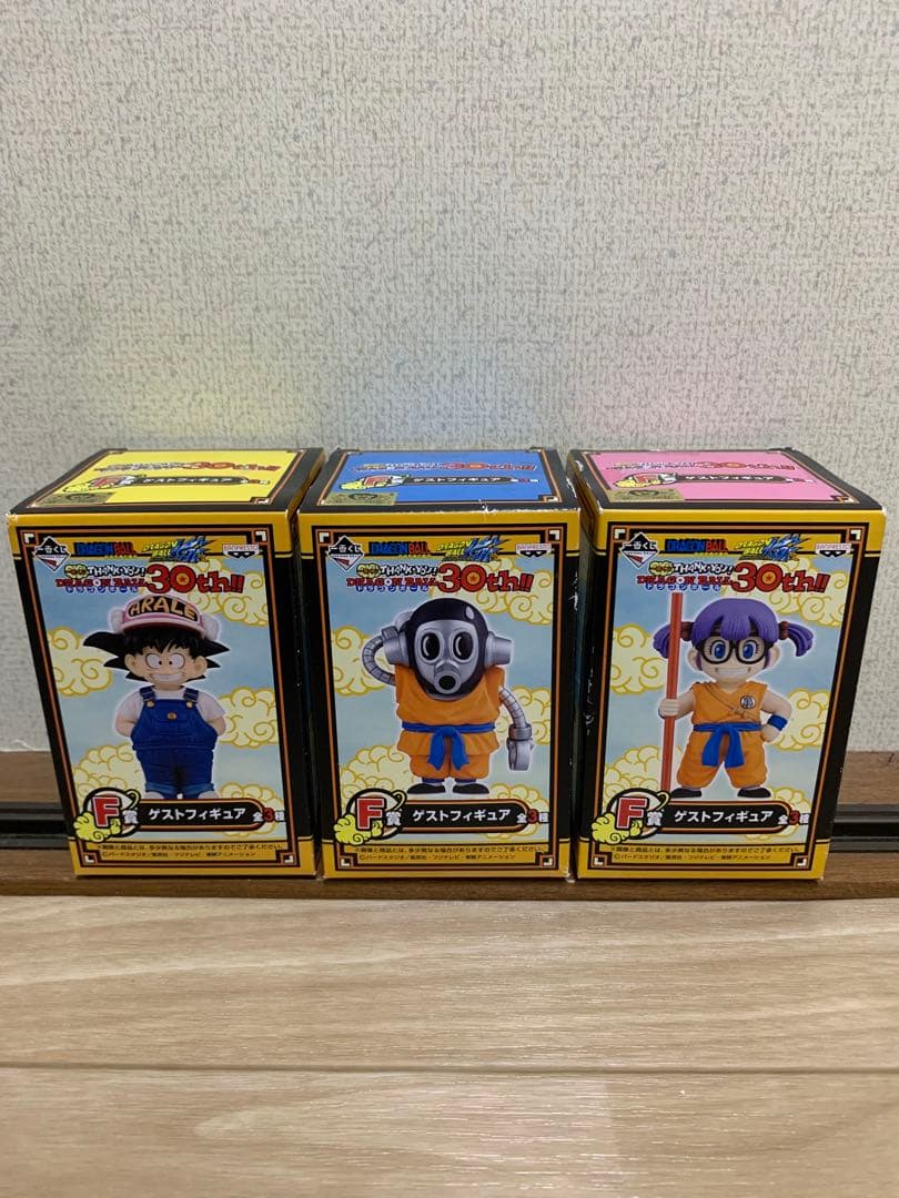 ゲストフィギュア　ドラゴンボール　トリヤマロボ 悟空　アラレちゃん　3体セット
