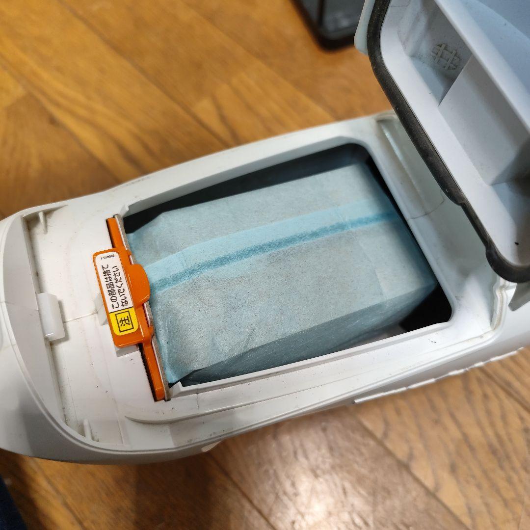 マキタ 掃除機 CL182FD 電池/充電器付、スタンド付き 18ボルト