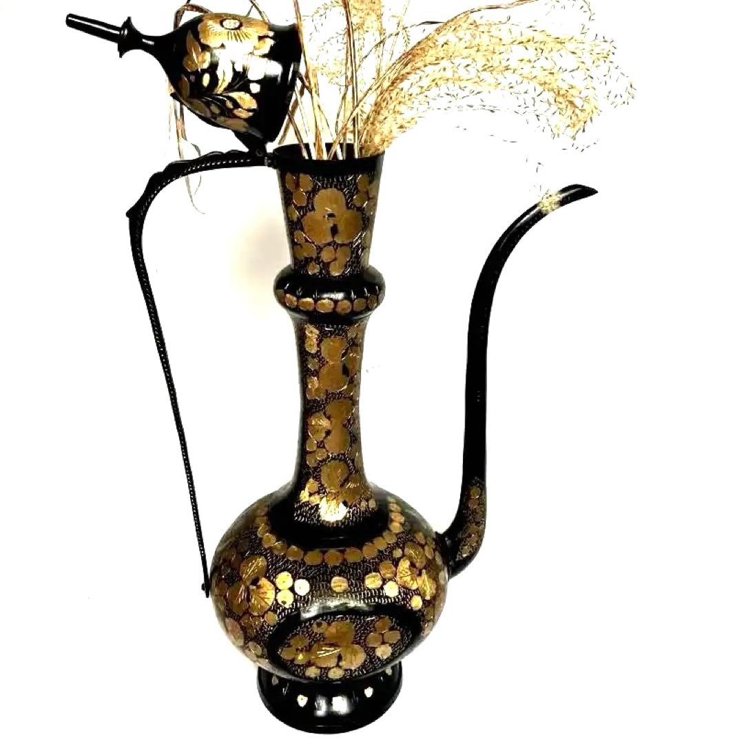 ヴィンテージアラジンのポット/ピッチャーは美しく手描きされています。