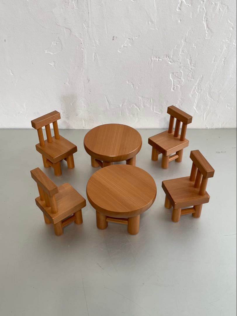 小鳥 ごっこのイスとテーブル 2セット
