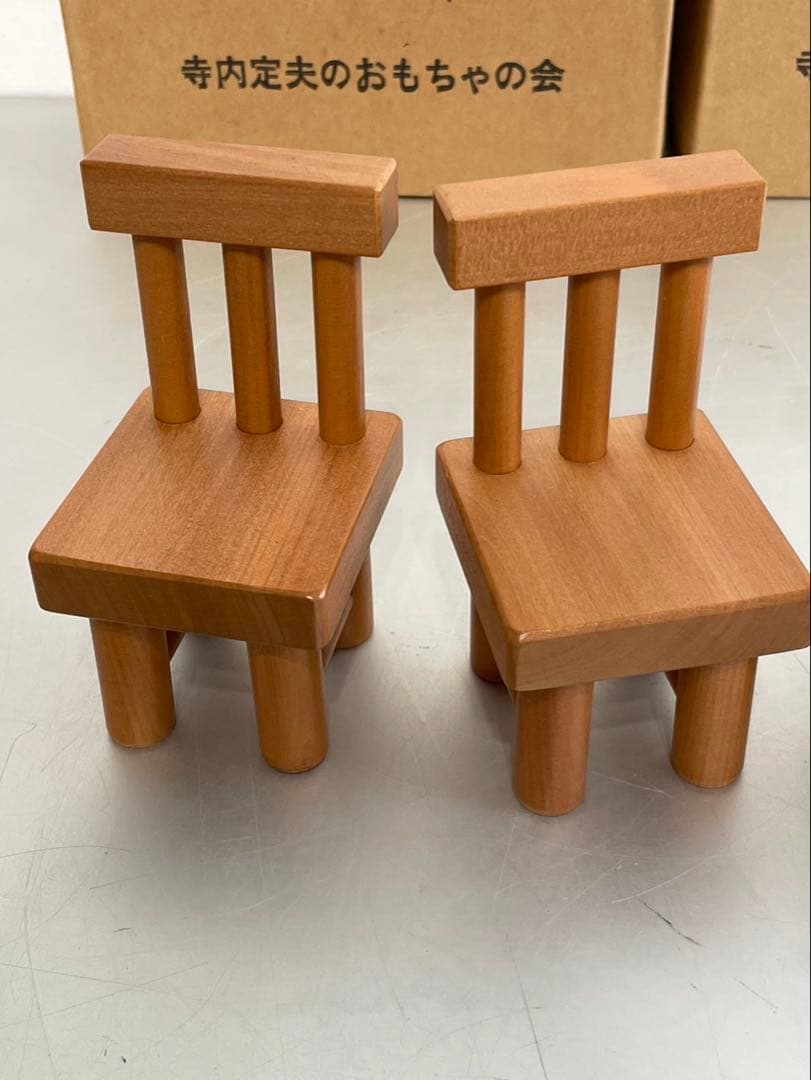 小鳥 ごっこのイスとテーブル 2セット