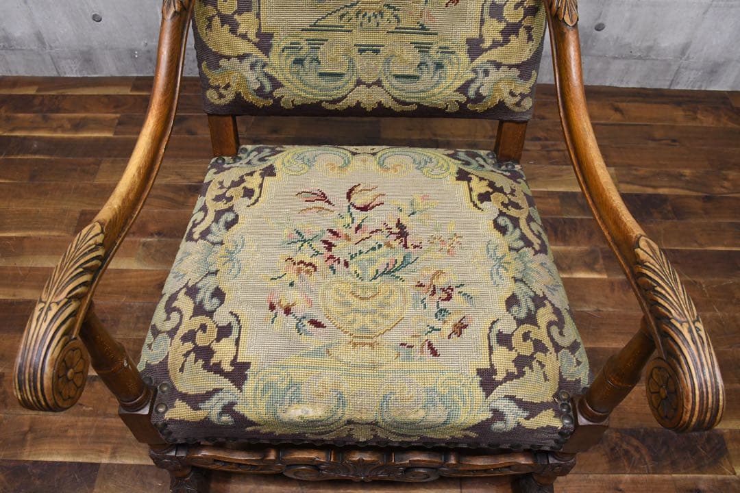 EIC26 英国アンティーク カービング アームチェア オーク無垢材 プチポワン