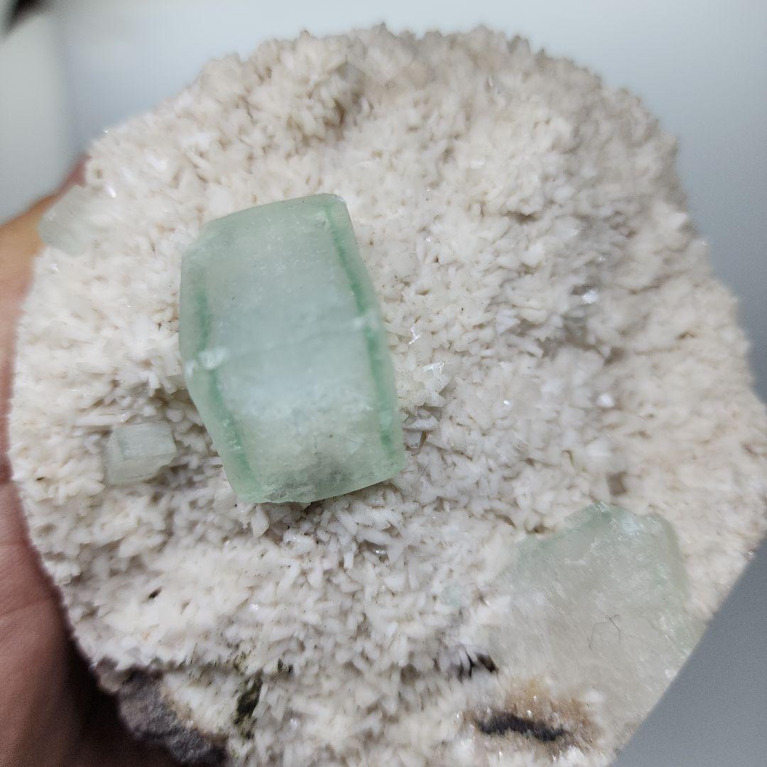 アポフィライト×パイロモルファイト 共生原石 癒しと変容のエネルギー石