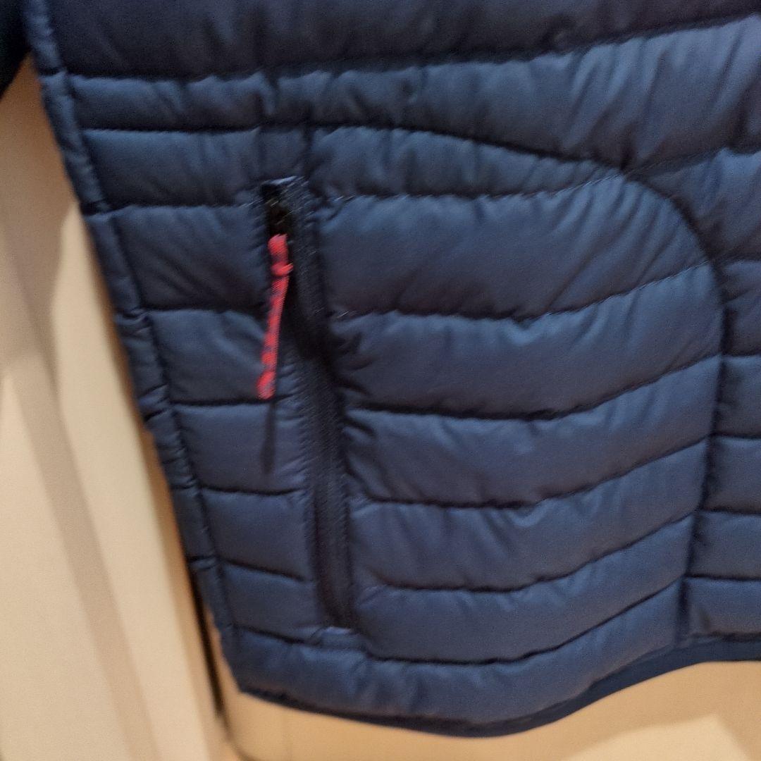 【未使用】パタゴニア サイレントダウンクルー（ネイビー・MEN’S XS）